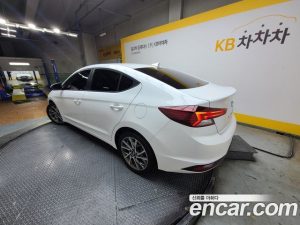 Hyundai AVANTE 1.6 2020 года из Южной Кореи