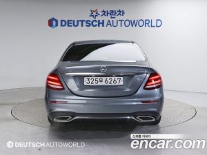 Mercedes-Benz E-Class E300 4MATIC AMG Line 2020 года из Южной Кореи