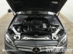 Mercedes-Benz E-Class E300 4MATIC AMG Line 2020 года из Южной Кореи