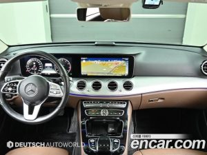 Mercedes-Benz E-Class E300 4MATIC AMG Line 2020 года из Южной Кореи