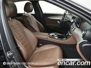 Mercedes-Benz E-Class E300 4MATIC AMG Line 2020 года из Южной Кореи