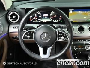 Mercedes-Benz E-Class E300 4MATIC AMG Line 2020 года из Южной Кореи