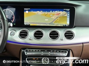 Mercedes-Benz E-Class E300 4MATIC AMG Line 2020 года из Южной Кореи