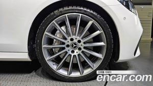 Mercedes-Benz E-Class E350 4MATIC AMG Line 2021 года из Южной Кореи