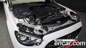 Mercedes-Benz E-Class E350 4MATIC AMG Line 2021 года из Южной Кореи