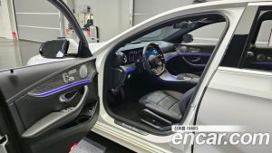 Mercedes-Benz E-Class E350 4MATIC AMG Line 2021 года из Южной Кореи
