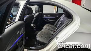 Mercedes-Benz E-Class E350 4MATIC AMG Line 2021 года из Южной Кореи
