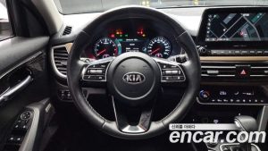 Kia Seltos Бензин 1.6 Turbo 2WD 2020 года из Южной Кореи