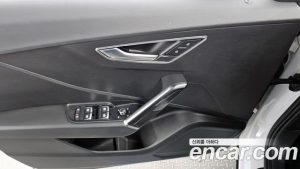 Audi Q2 35 TDI Premium 2020 года из Южной Кореи