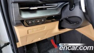 Kia Carnival Бензин 7-Seater Signature 2021 года из Южной Кореи