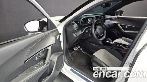 Peugeot 2008 EV GT Line 2021 года из Южной Кореи