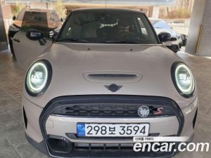 Mini Cooper CLASSIC 2024 года из Южной Кореи