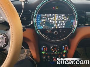 Mini Cooper CLASSIC 2024 года из Южной Кореи