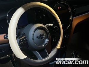 Mini Cooper CLASSIC 2024 года из Южной Кореи