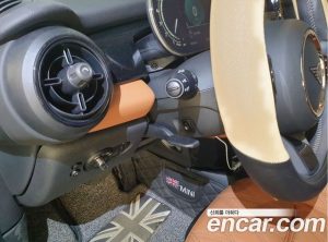 Mini Cooper CLASSIC 2024 года из Южной Кореи