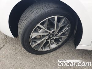 Hyundai AVANTE 1.6 2020 года из Южной Кореи