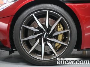 Astonmartin DB11 4.0 V8 Volante 2020 года из Южной Кореи