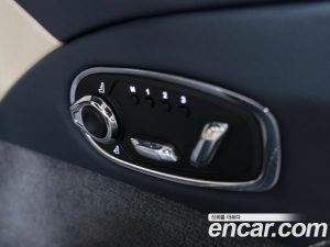 Astonmartin DB11 4.0 V8 Volante 2020 года из Южной Кореи