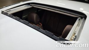 Mercedes-Benz E-Class E300 Avantgarde 2020 года из Южной Кореи