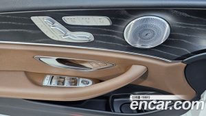 Mercedes-Benz E-Class E300 Avantgarde 2020 года из Южной Кореи