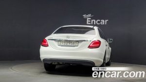 Mercedes-Benz C-Class C200 2020 года из Южной Кореи