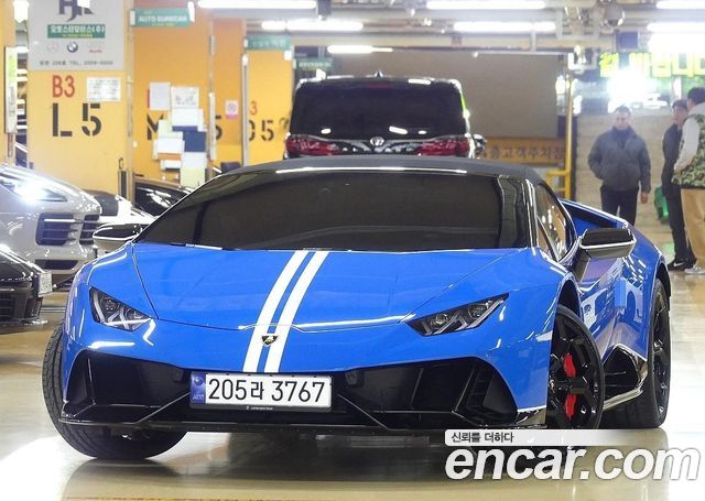 Lamborghini Huracan LP640-4 SPYDER Performante 2023 года из Кореи