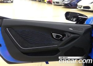 Lamborghini Huracan LP640-4 SPYDER Performante 2023 года из Южной Кореи