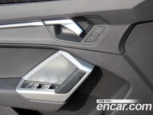Audi Q3 35 TDI Premium 2020 года из Южной Кореи