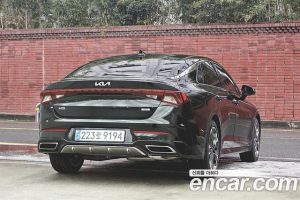 Kia K5 Signature 2023 года из Южной Кореи