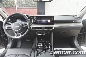 Kia K5 Signature 2023 года из Южной Кореи