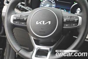 Kia K5 Signature 2023 года из Южной Кореи