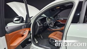 BMW X7 xDrive 40i M Sport 6인승 2021 года из Южной Кореи