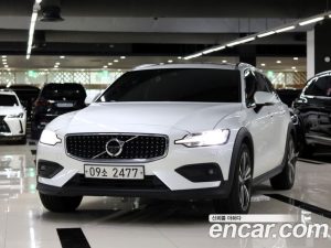 Volvo V60 T5 PRO AWD 2020 года из Южной Кореи