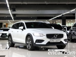 Volvo V60 T5 PRO AWD 2020 года из Южной Кореи