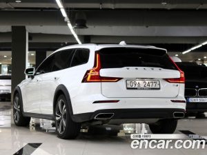 Volvo V60 T5 PRO AWD 2020 года из Южной Кореи