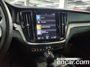 Volvo V60 T5 PRO AWD 2020 года из Южной Кореи