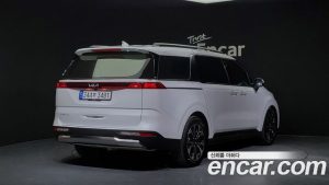Kia Carnival 7-Seater на открытом воздухе 2023 года из Южной Кореи