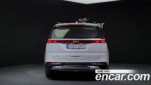 Kia Carnival 7-Seater на открытом воздухе 2023 года из Южной Кореи