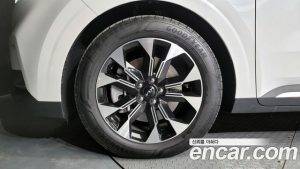 Kia Carnival 7-Seater на открытом воздухе 2023 года из Южной Кореи