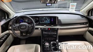 Kia Carnival 7-Seater на открытом воздухе 2023 года из Южной Кореи