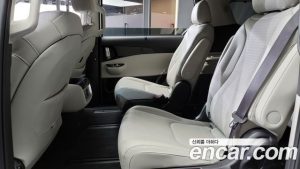 Kia Carnival 7-Seater на открытом воздухе 2023 года из Южной Кореи