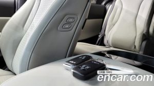 Kia Carnival 7-Seater на открытом воздухе 2023 года из Южной Кореи