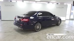Mercedes-Benz E-Class E350 4MATIC AMG Line 2021 года из Южной Кореи