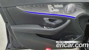 Mercedes-Benz E-Class E350 4MATIC AMG Line 2021 года из Южной Кореи