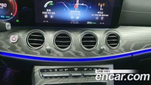 Mercedes-Benz E-Class E350 4MATIC AMG Line 2021 года из Южной Кореи