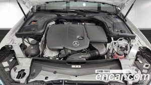 Mercedes-Benz E-Class E220d 4MATIC AMG Line 2023 года из Южной Кореи
