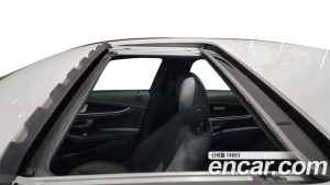 Mercedes-Benz E-Class E220d 4MATIC AMG Line 2023 года из Южной Кореи