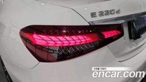 Mercedes-Benz E-Class E220d 4MATIC AMG Line 2023 года из Южной Кореи