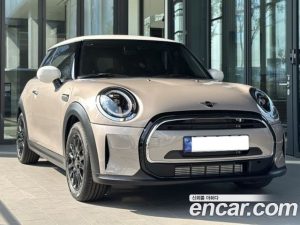Mini Cooper CLASSIC 2024 года из Южной Кореи
