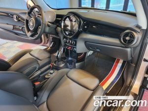 Mini Cooper CLASSIC 2024 года из Южной Кореи